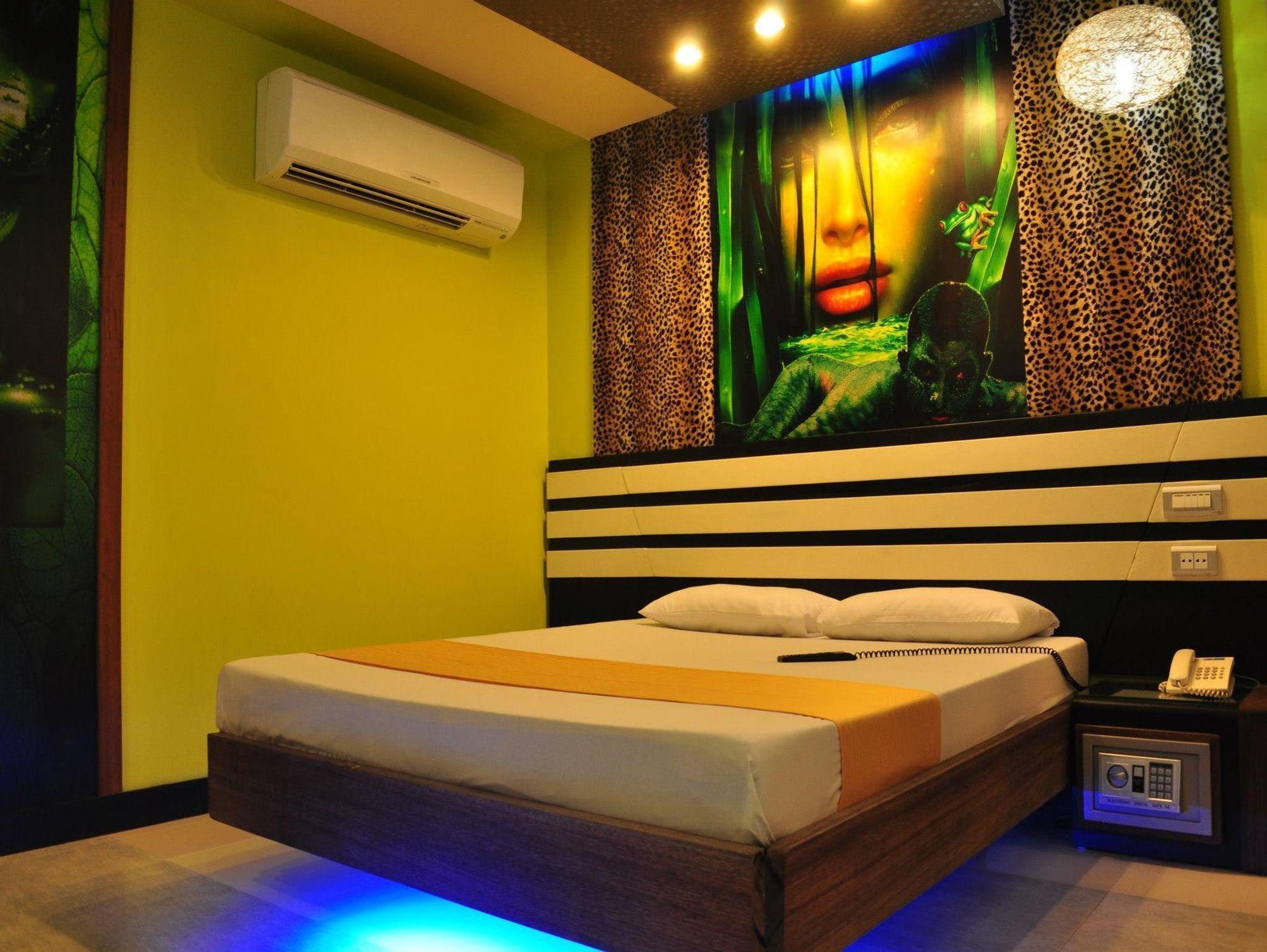 Hotel Dream World Las Piñas Exteriér fotografie