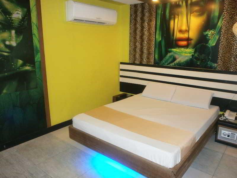 Hotel Dream World Las Piñas Exteriér fotografie
